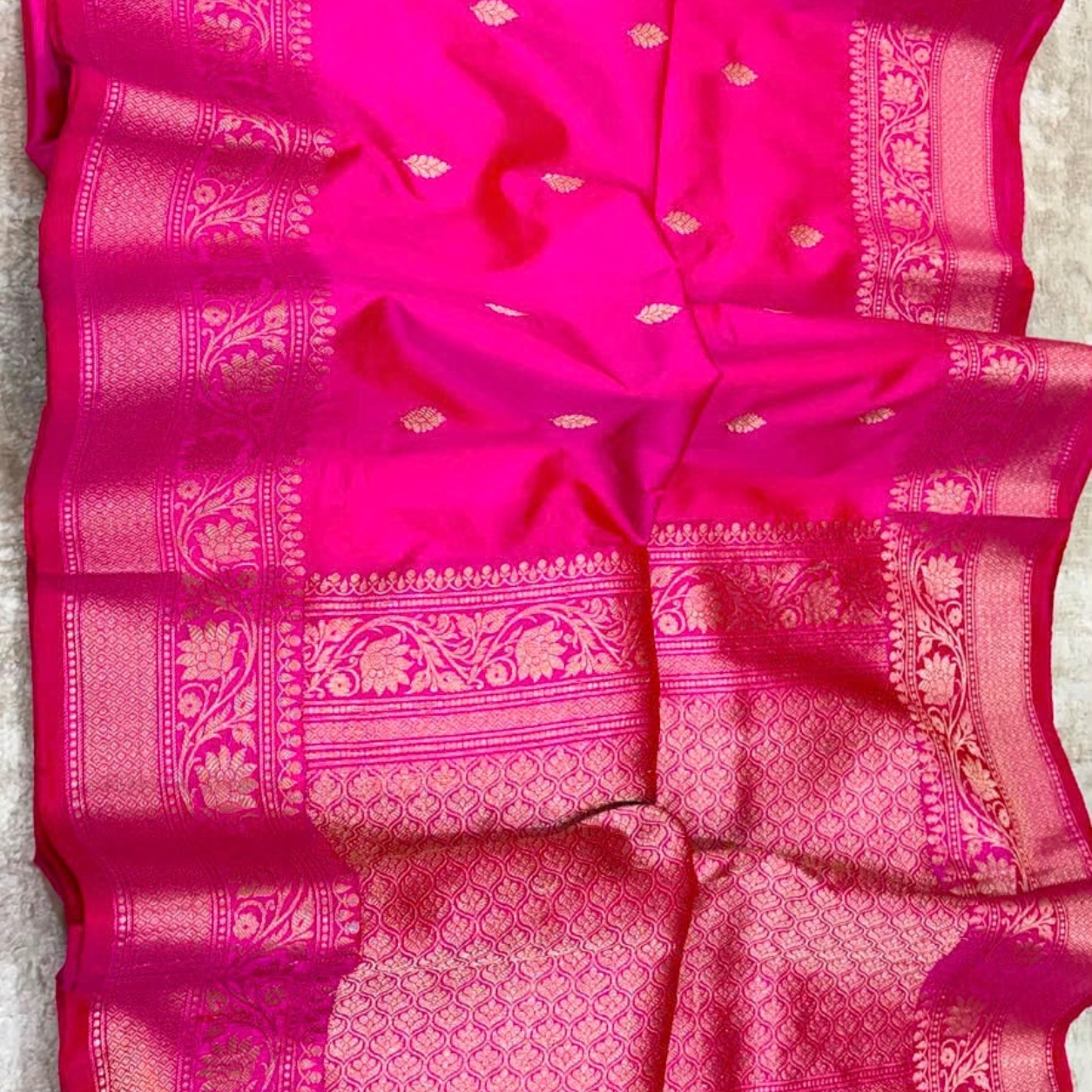 17 Handloom Ktan Banarsi Silk Saree - Image 1