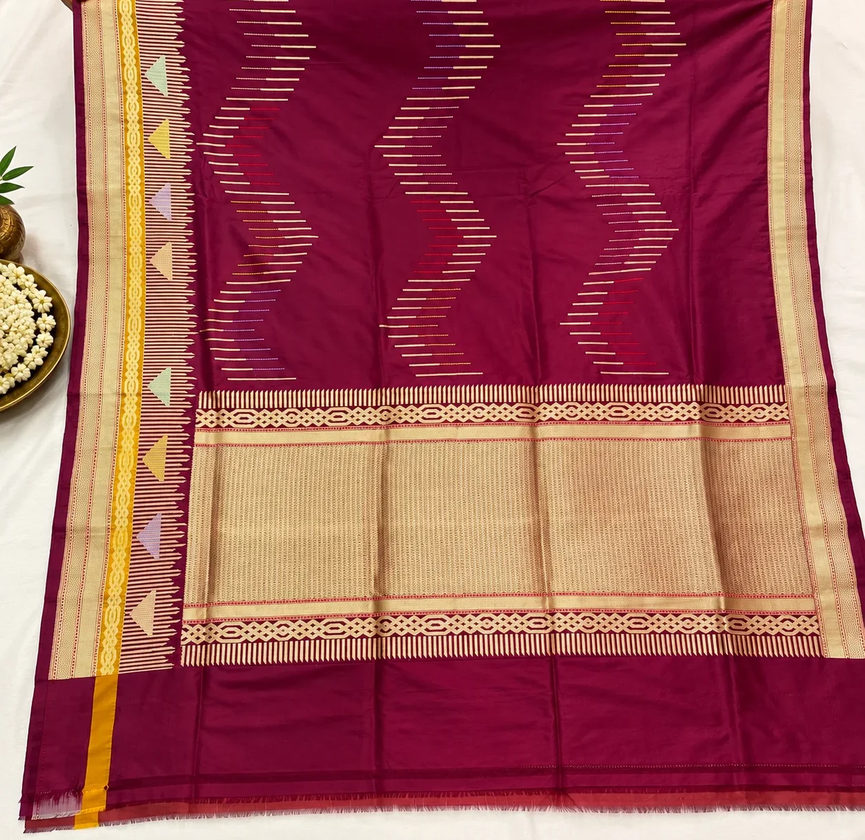 Pure ktaan khaddi silk saree meenakari scuit zigzag Pure Ktaan Khadi Silk Saree Meenakari Scuit Zigzag - Image 1
